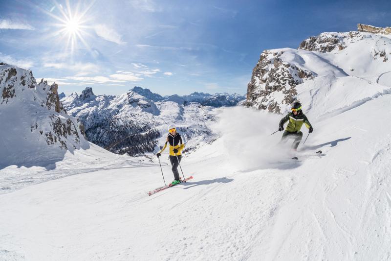 Giallo sulle Dolomiti, donna scomparsa nel nulla: scattano le ricerche Giallo sulle Dolomiti, donna scomparsa nel nulla: scattano le ricerche