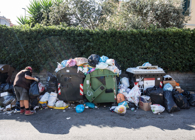 Discarica Roma, la marcia contro il sindaco Raggi della Valle Galeria Discarica Roma, la marcia contro il sindaco Raggi della Valle Galeria