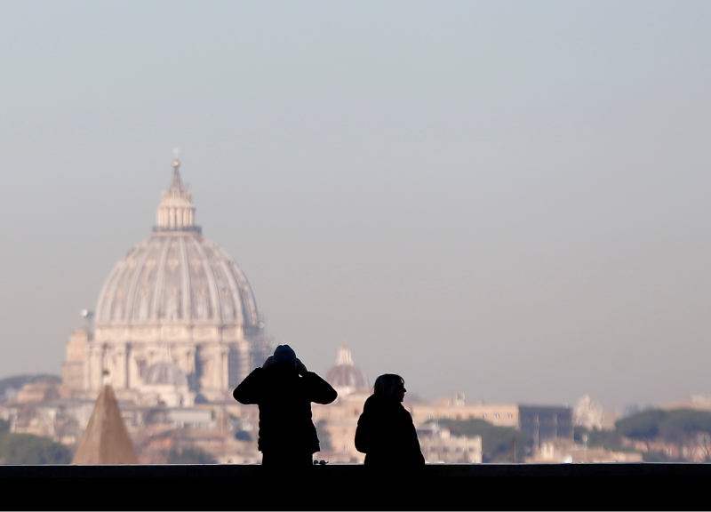 Traffico e riscaldamenti, Roma soffoca. Smog: polveri sottili alle stelle Traffico e riscaldamenti, Roma soffoca. Smog: polveri sottili alle stelle