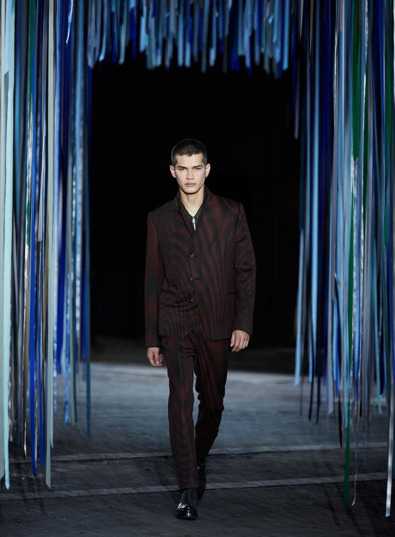 Ermenegildo Zegna, a Milano il fashion show che usa ciò che esiste Ermenegildo Zegna, a Milano il fashion show che usa ciò che esiste