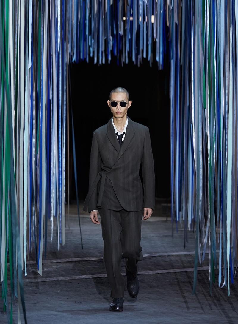 Ermenegildo Zegna, a Milano il fashion show che usa ciò che esiste Ermenegildo Zegna, a Milano il fashion show che usa ciò che esiste