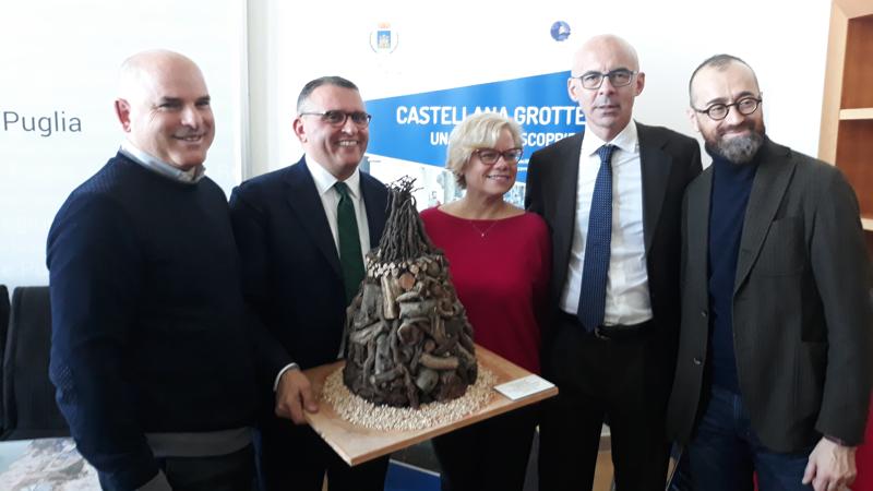 ‘I Fanòve’ a Castellana Grotte Tradizione e devozione popolare ‘I Fanòve’ a Castellana Grotte Tradizione e devozione popolare