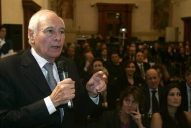 Girolamo Sirchia 15 anni fa sconfisse la lobby del fumo. Ma chi lo ricorda?