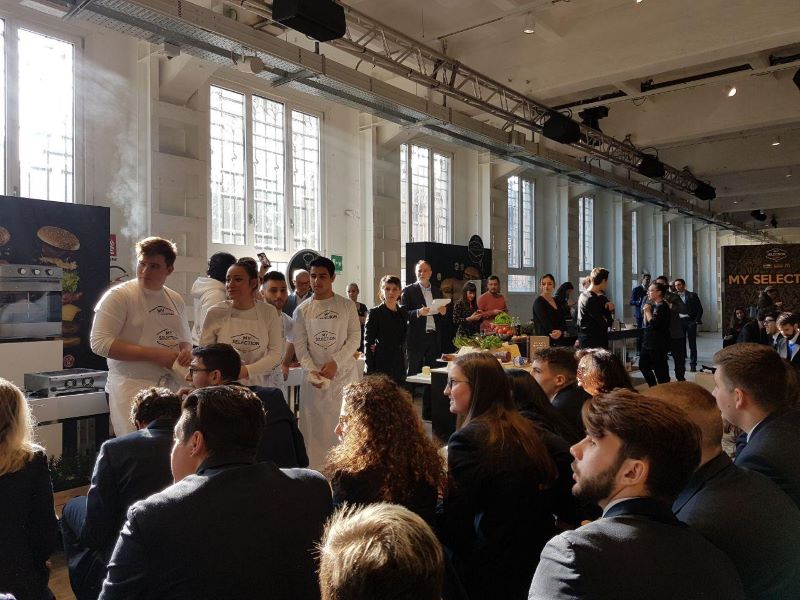 McDonald’s lancia My Selection 2020 a colpi di food battle tra beni DOP e IGP McDonald’s lancia My Selection 2020 a colpi di food battle tra beni DOP e IGP