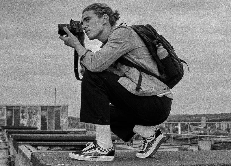 Simone Pollastri, il videomaker del fashion: “La moda vuole raccontare storie” Simone Pollastri, il videomaker del fashion: “La moda vuole raccontare storie”