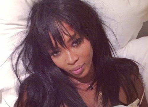 Naomi Campbell senza reggiseno incanta Instagram: è stupenda. FOTO