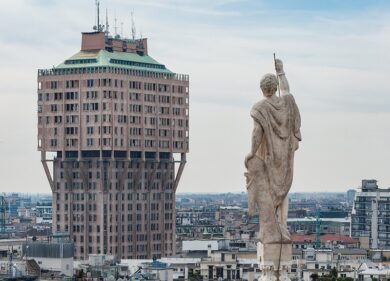 Torre Velasca,ad Hines il grattacielo simbolo di Milano.Unipol incassa 150 mln