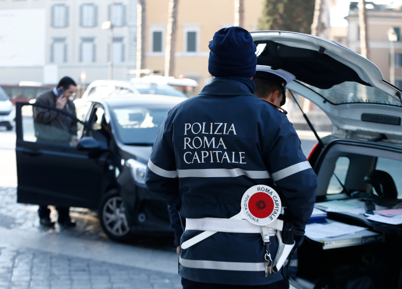 Smog, la situazione peggiora. Arpa Lazio in tilt, ma sabato niente stop diesel Smog, la situazione peggiora. Arpa Lazio in tilt, ma sabato niente stop diesel