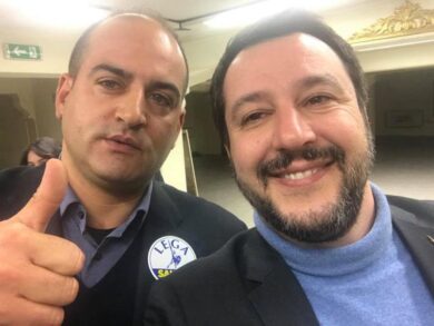 Elezioni Calabria, il candidato leghista manda ai comizi il fratello gemello