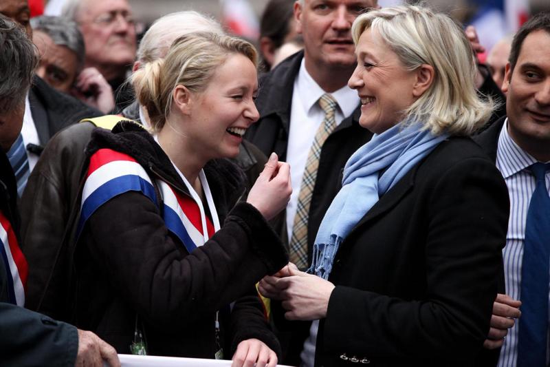 Francia, Marine Le Pen si candida a presidenziali 2022. Out la nipote Marion Francia, Marine Le Pen si candida a presidenziali 2022. Out la nipote Marion