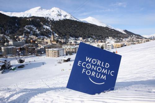 Davos. Il capitalismo è sbagliato diseguaglianze, povertà e drammi sociali Davos. Il capitalismo è sbagliato diseguaglianze, povertà e drammi sociali