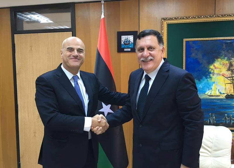 Galleria foto 'Eni, la tregua in Libia Sarraj-Haftar? Mette al sicuro un miliardo di utili' - foto 1