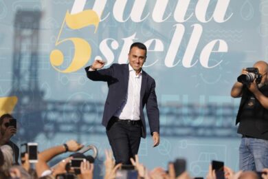 Reddito cittadinanza a 1,041 mln di famiglie.Il 19% in Campania, il 61% al Sud