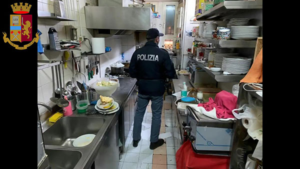 Roma, monster chef e ristoranti da incubo: specialità persiane a igiene zero Roma, monster chef e ristoranti da incubo: specialità persiane a igiene zero