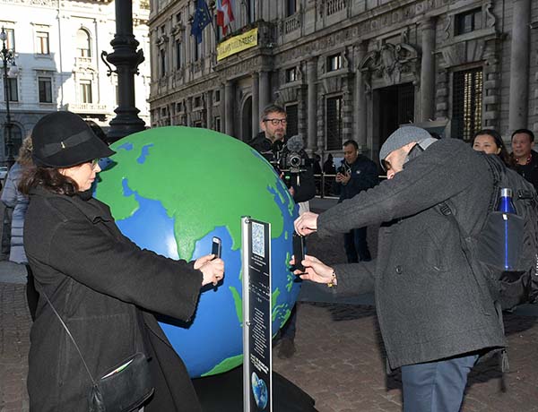 100 Globi per i cambiamenti climatici a Milano 100 Globi per i cambiamenti climatici a Milano
