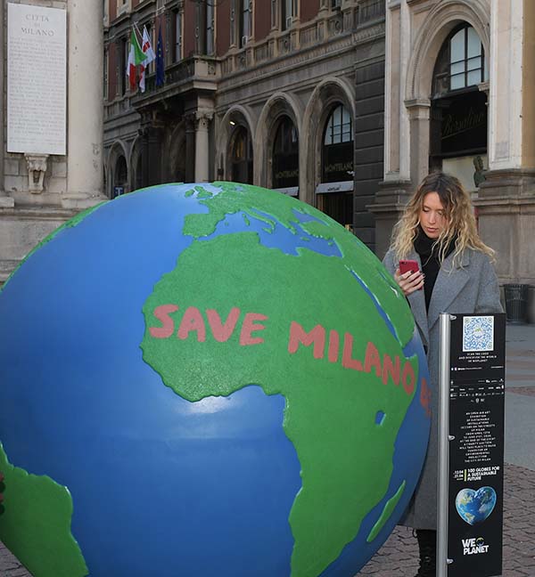 100 Globi per i cambiamenti climatici a Milano 100 Globi per i cambiamenti climatici a Milano