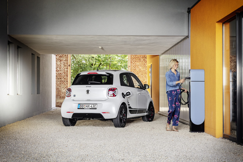 Smart rinnova la partnership con Enel X per la fornitura della wallbox Smart rinnova la partnership con Enel X per la fornitura della wallbox