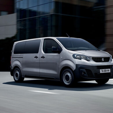 PEUGEOT amplia la gamma di Expert COMBI con la versione Diesel 2.0 BlueHDi 120