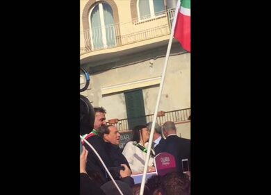 Calabria, Berlusconi presenta la candidata Santelli: “Non me l’ha mai data”