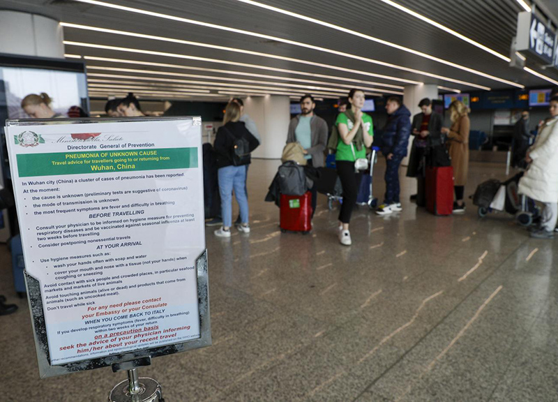 Virus, il volo da Wuhan atterrato a Fiumicino. In 202 passati al bioscanner