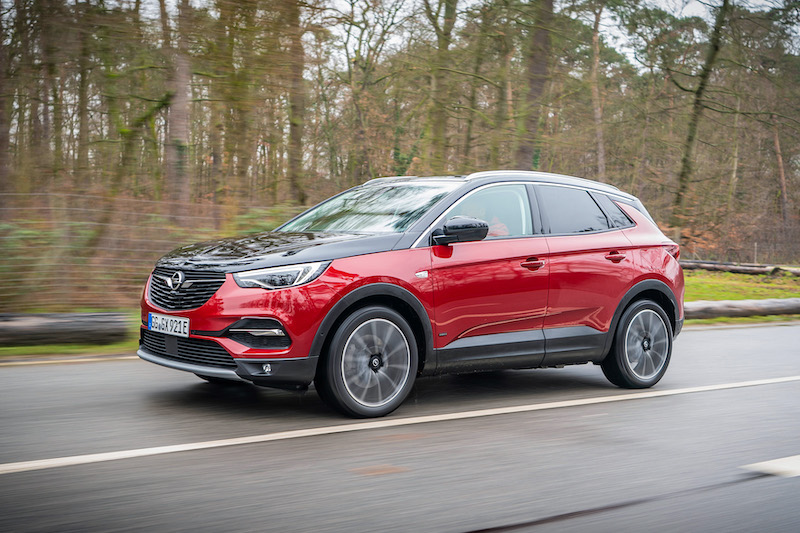 Grandland X Hybrid4, il primo ibrido di Opel Grandland X Hybrid4, il primo ibrido di Opel