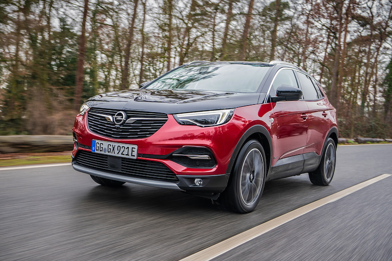 Grandland X Hybrid4, il primo ibrido di Opel Grandland X Hybrid4, il primo ibrido di Opel