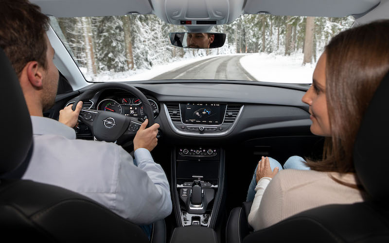 Grandland X Hybrid4, il primo ibrido di Opel Grandland X Hybrid4, il primo ibrido di Opel