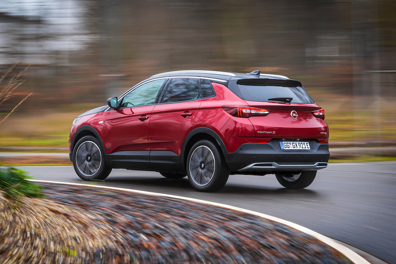 Grandland X Hybrid4, il primo ibrido di Opel Grandland X Hybrid4, il primo ibrido di Opel