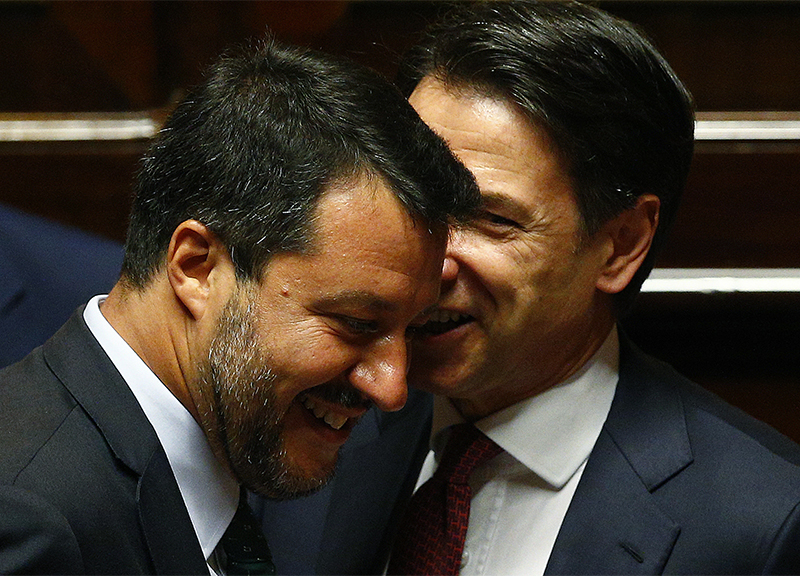 Tasse, Salvini: “Dal premier ci si aspettano fatti, non insulti sulle felpe” Tasse, Salvini: “Dal premier ci si aspettano fatti, non insulti sulle felpe”