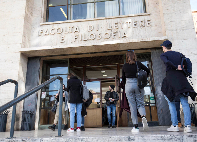 Spotted scandalo: la mappa delle belle universitarie scatena i molestatori