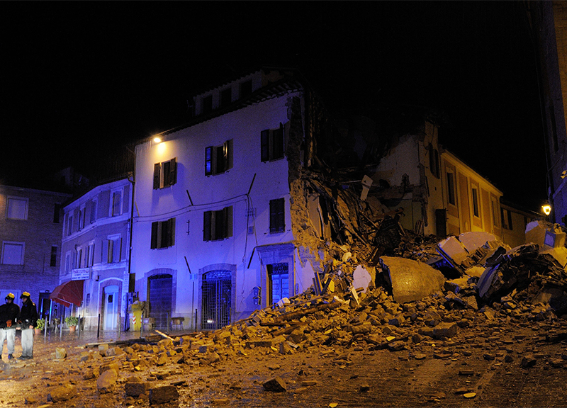 Terremoto Turchia, salvate una donna e sua figlia di 2 anni Terremoto Turchia, salvate una donna e sua figlia di 2 anni