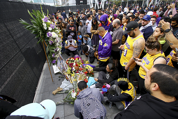 Kobe Bryant, schianto a 300 all’ora. La nebbia causa della morte. Identificate le 9 vittime Kobe Bryant, schianto a 300 all’ora. La nebbia causa della morte. Identificate le 9 vittime
