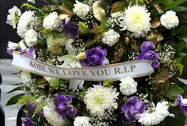 Kobe Bryant, schianto a 300 all’ora. La nebbia causa della morte. Identificate le 9 vittime Kobe Bryant, schianto a 300 all’ora. La nebbia causa della morte. Identificate le 9 vittime