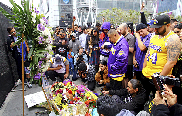 Kobe Bryant, schianto a 300 all’ora. La nebbia causa della morte. Identificate le 9 vittime Kobe Bryant, schianto a 300 all’ora. La nebbia causa della morte. Identificate le 9 vittime