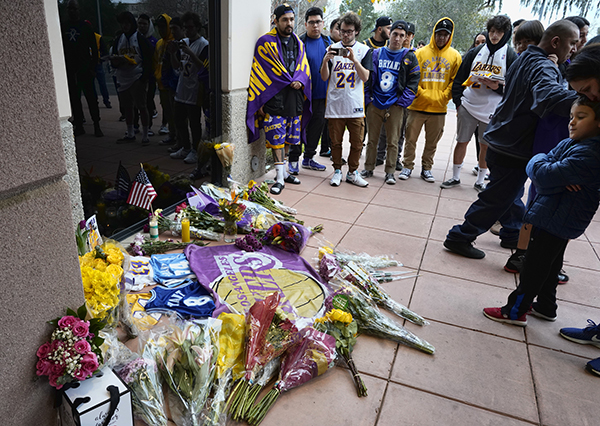 Kobe Bryant, schianto a 300 all’ora. La nebbia causa della morte. Identificate le 9 vittime Kobe Bryant, schianto a 300 all’ora. La nebbia causa della morte. Identificate le 9 vittime