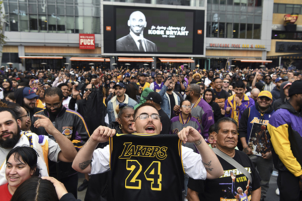 Kobe Bryant, schianto a 300 all’ora. La nebbia causa della morte. Identificate le 9 vittime Kobe Bryant, schianto a 300 all’ora. La nebbia causa della morte. Identificate le 9 vittime