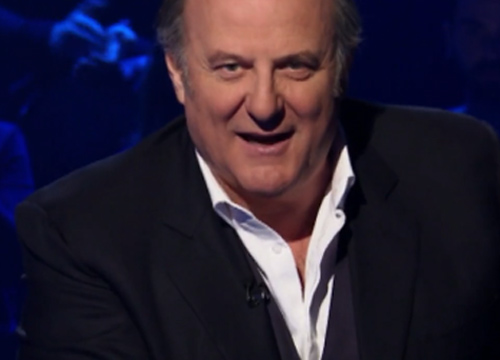 Chi vuol essere milionario? Gerry Scotti legge la domanda da 1 milione di euro Chi vuol essere milionario? Gerry Scotti legge la domanda da 1 milione di euro