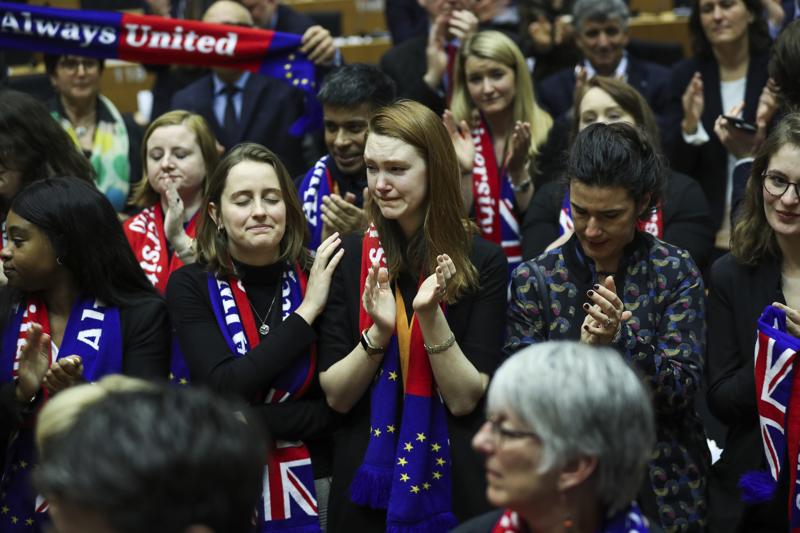 Brexit, c’è l’ok del Parlamento europeo. Von der Leyen: “Vi ameremo sempre” Brexit, c’è l’ok del Parlamento europeo. Von der Leyen: “Vi ameremo sempre”