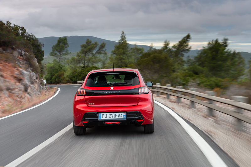 Nuova Peugeot 208 nasce la serie speciale ALLURE NAVI PACK