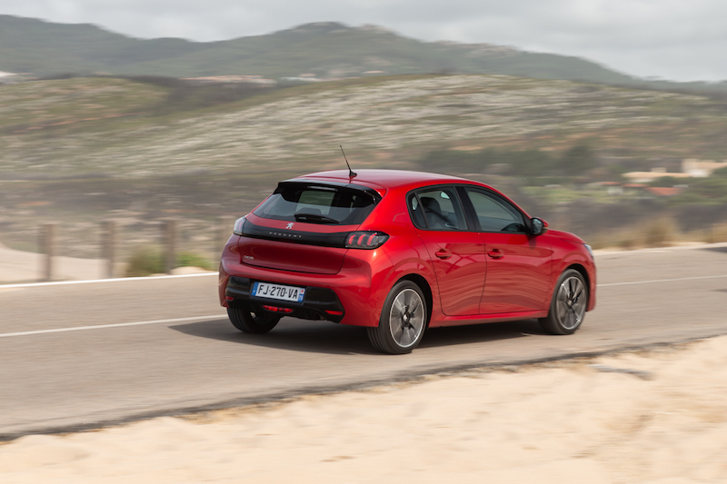 Nuova Peugeot 208 nasce la serie speciale ALLURE NAVI PACK