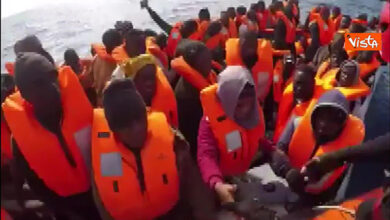 Open Arms salva 282 migranti, le immagini