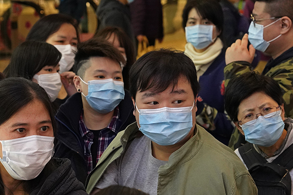 Coronavirus, il bluff delle mascherine: “Non servono a nulla”. Parla l’esperto Coronavirus, il bluff delle mascherine: “Non servono a nulla”. Parla l’esperto