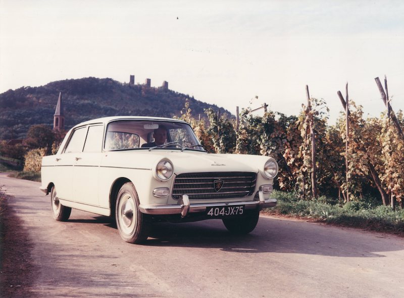 “l’Aventure Peugeot” a Retromobile  tra passato e futuro