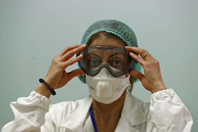 Coronavirus, il bollettino Spallanzani: “I due cinesi in prognosi riservata”