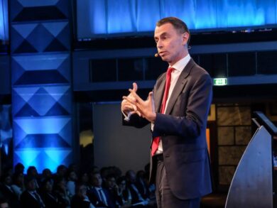 UniCredit, la strada obbligata di Mustier verso il bancario tech