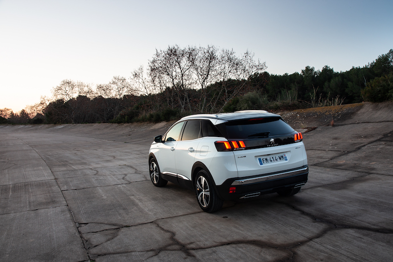 Peugeot  presenta i modelli ibridi con tecnologia plug-in
