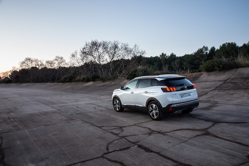 Peugeot  presenta i modelli ibridi con tecnologia plug-in