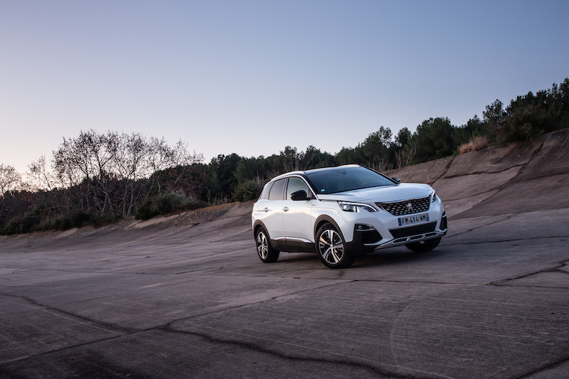 Peugeot  presenta i modelli ibridi con tecnologia plug-in