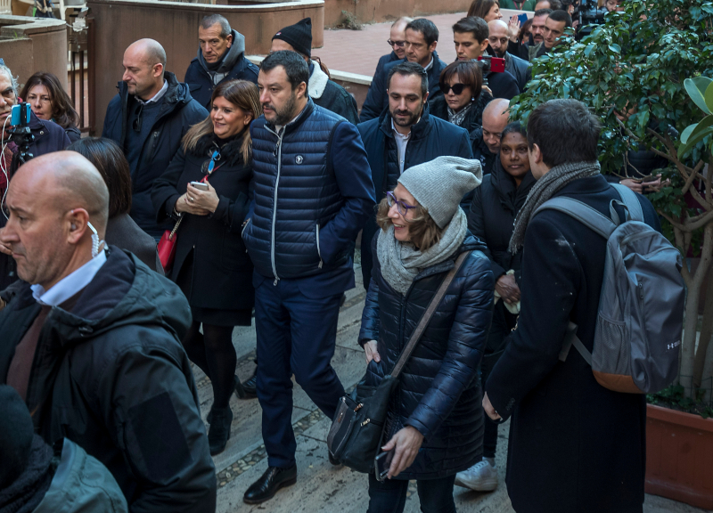 Salvini follia, punta al tris: vuole Governo, Regione Lazio e Comune di Roma
