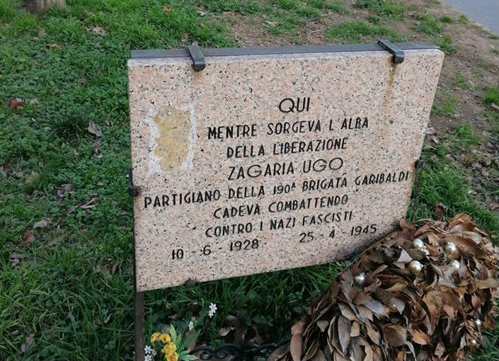 Imbrattati pannelli del Giardino dei Giusti. Danneggiata lapide di partigiano Imbrattati pannelli del Giardino dei Giusti. Danneggiata lapide di partigiano